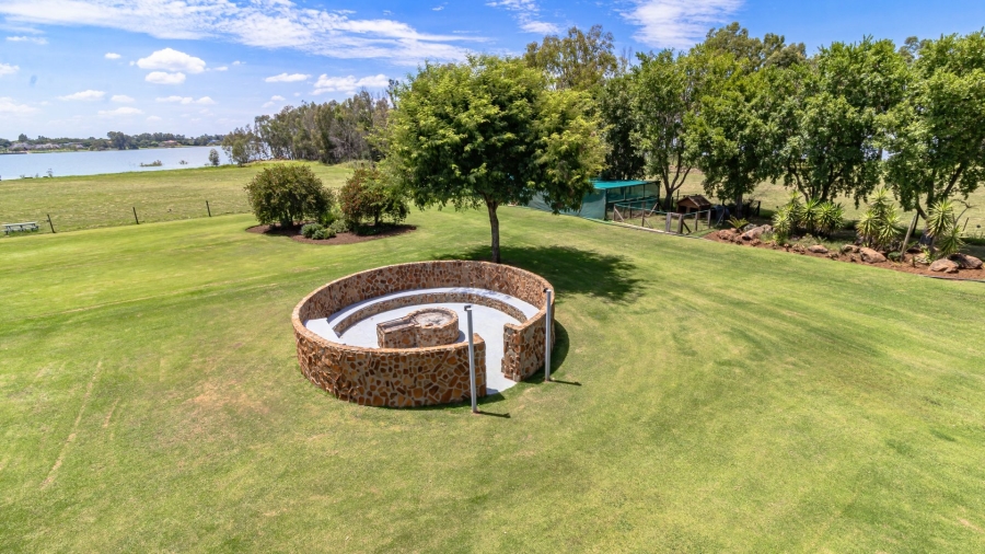 7 Bedroom Property for Sale in Metsimaholo Free State